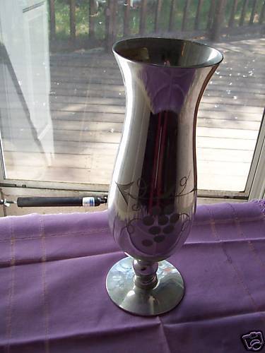 VINTAGE 10 1/4 VASE   CANDLELITE CRYSTAL BY MUELLER  