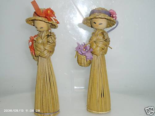 Vintage Pair of Woven Straw type material 5 Tall Dolls  