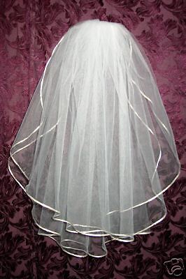 WEDDING VEIL  SHOULDER 2T 72W/22/24L GOLD/ SILVER EDGE  