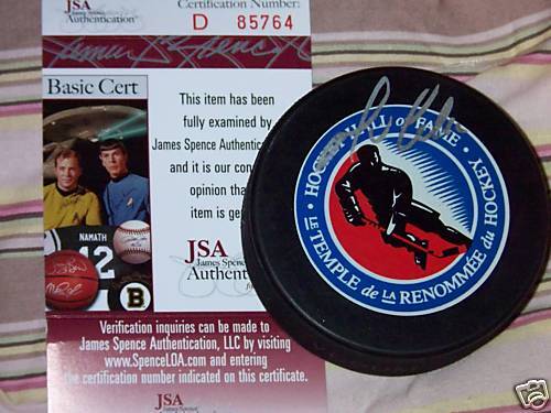 MARIO LEMIEUX Autographed HOCKEY HOF Puck*JSA COA  