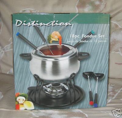 distinction 18 piece fondue set new  